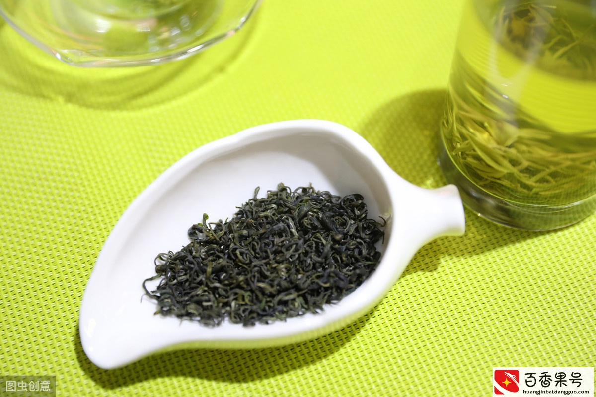 放几盆水真能除甲醛吗？专家揭秘：其实甲醛最怕这3个东西