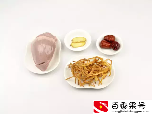 产后新妈妈催乳忙，4类食材必不可少！