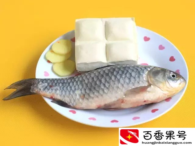 产后新妈妈催乳忙，4类食材必不可少！