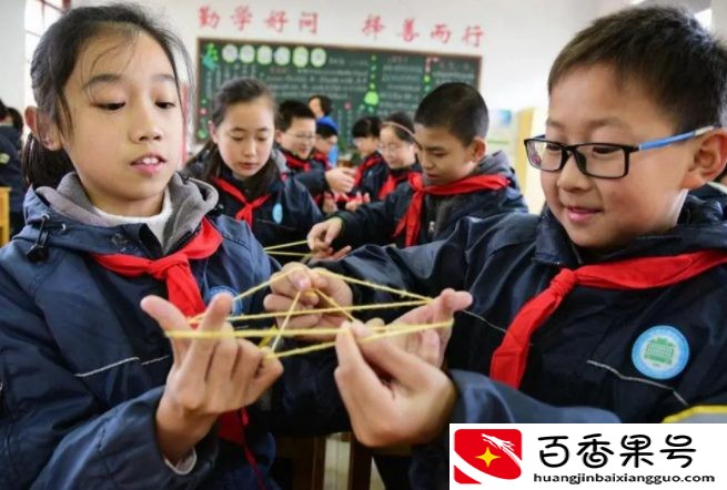 老师拖堂真的该治治了,有人提议通报批评,别因一个老师毁了一学校