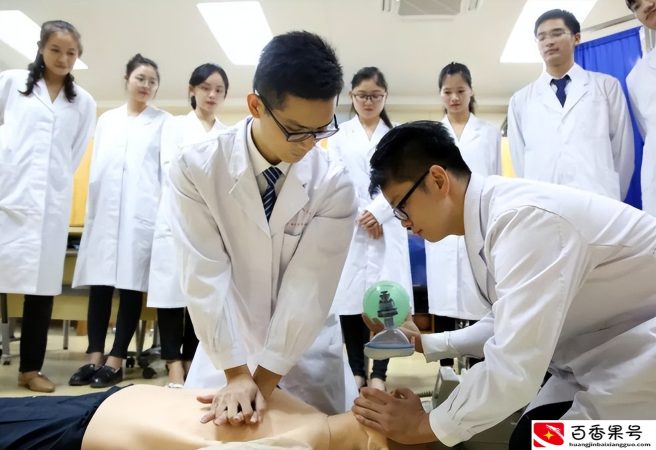 22医学专业有前景的排名公布！榜首是黑马专业，临床医学无缘前三