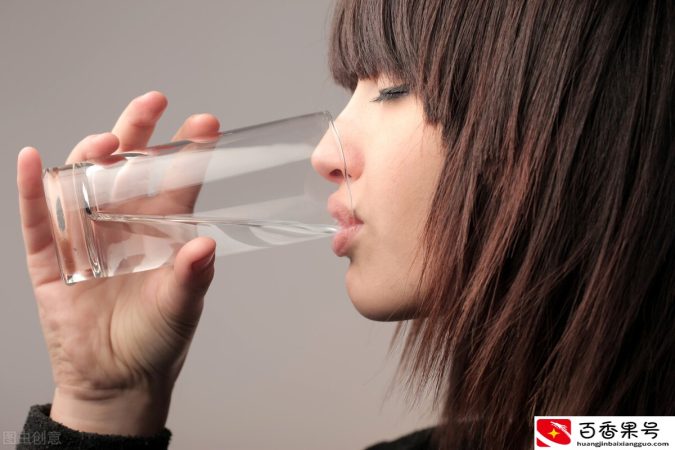 人一天喝多少水合适