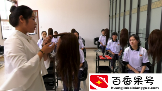 中考失利，15岁少年如何选择未来的出路，直接打工还是读职高？