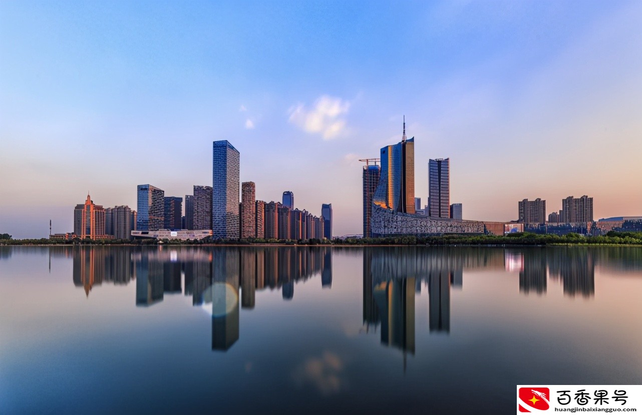 中国二线城市大格局：47座城市，谁澎湃向上，谁不进则退？