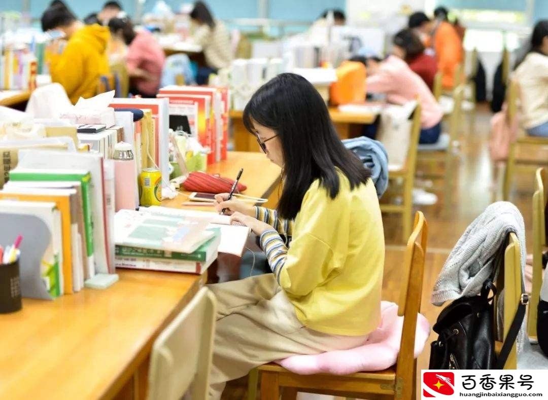 211大学本科生与双非高校的研究生，谁在就业上占优势