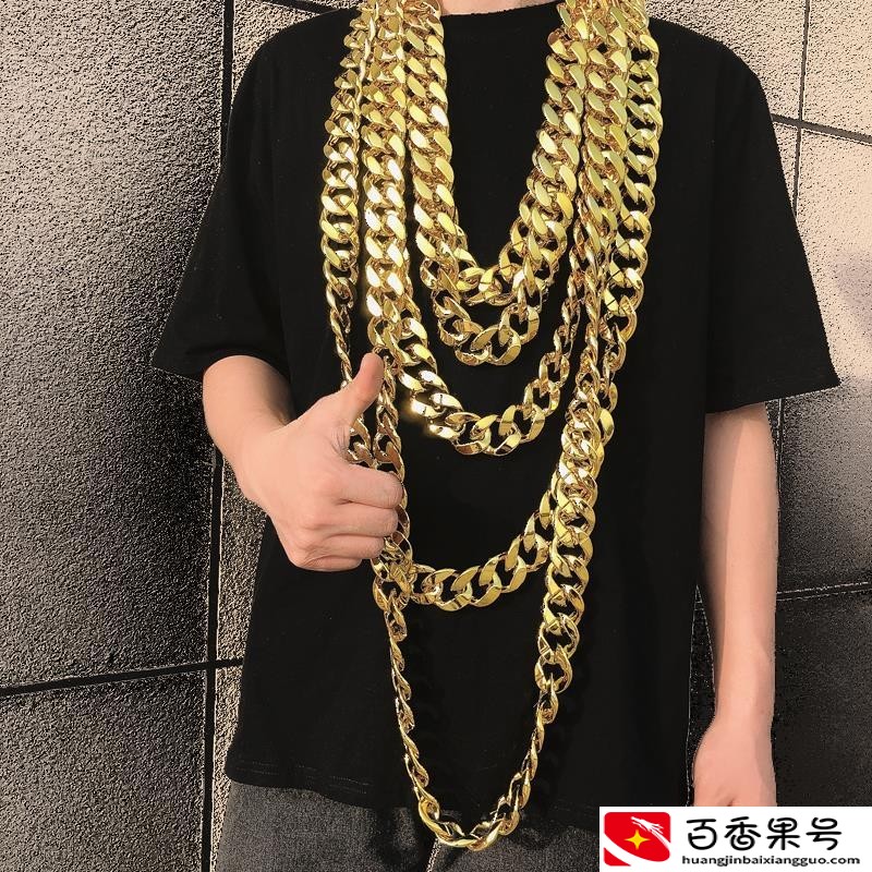 缺钱的人戴黄金，富人玩手表？你认为呢？