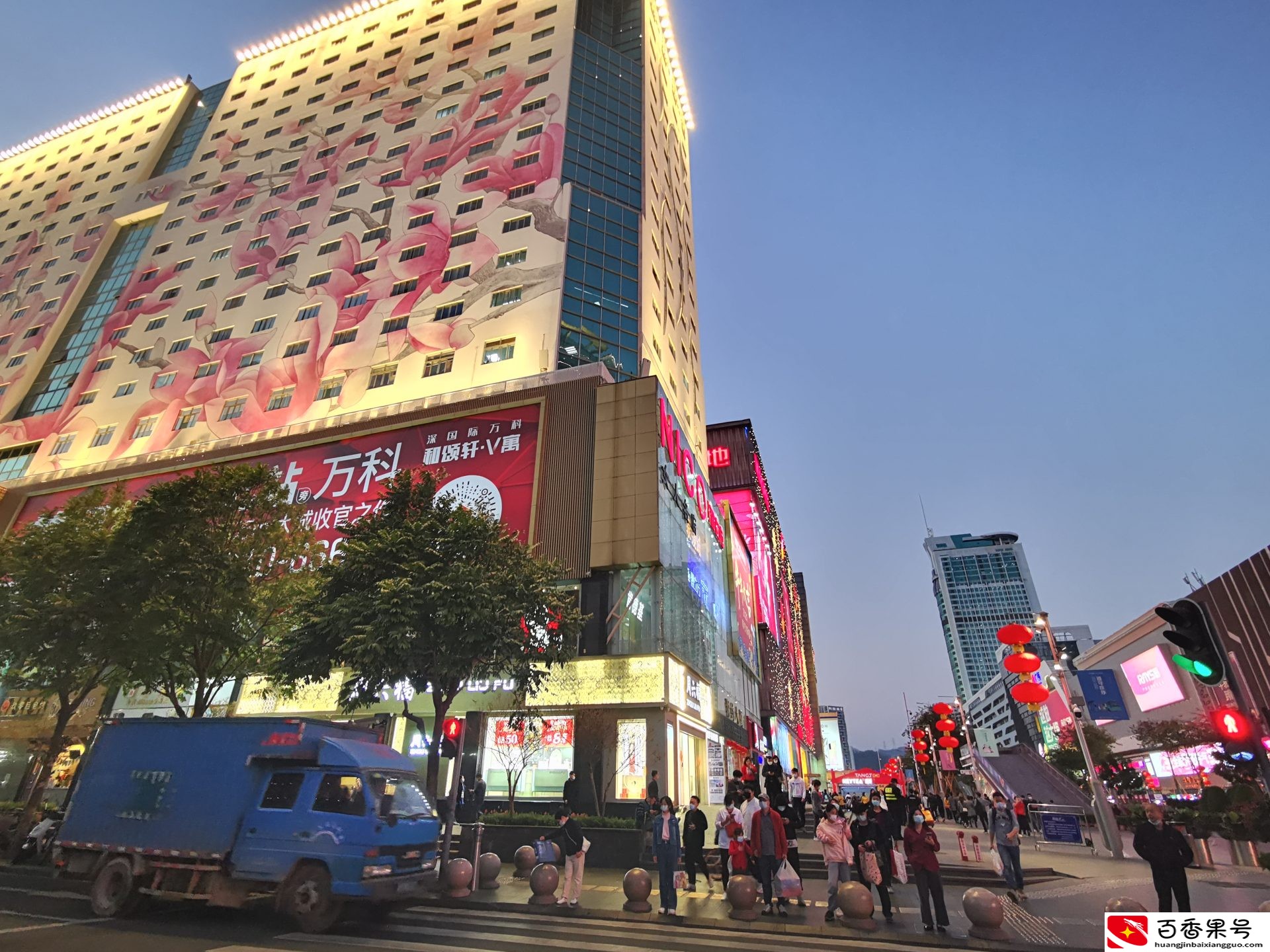 回不去的华强北，实拍中国电子第一街深圳华强北商业街，夜色很美