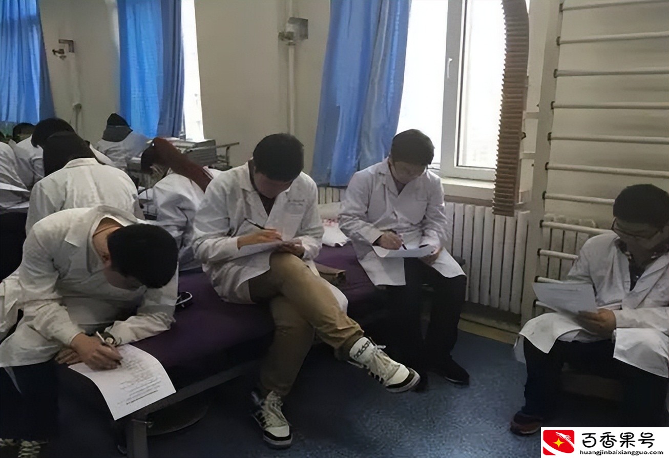 22医学专业有前景的排名公布！榜首是黑马专业，临床医学无缘前三