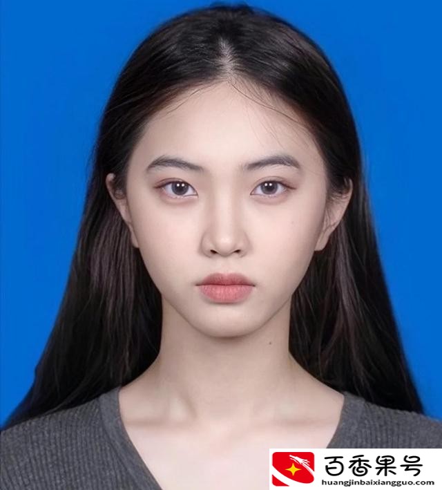学会这几个上镜小技巧，注意穿衣发型、妆容表情，拍出完美证件照