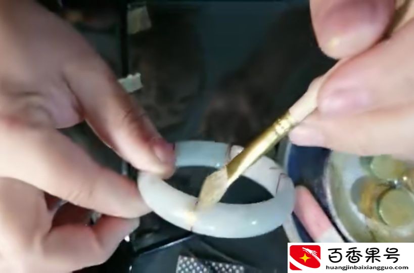 玉手镯断裂了，该不该修复
