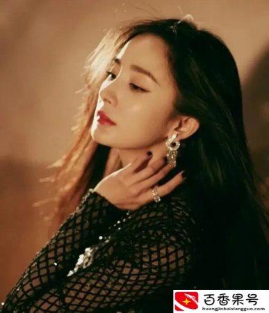 杨幂多次缺席女儿的生日，被质疑是个不“称职”的妈妈