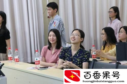 大学教授工资一般多少钱一个月