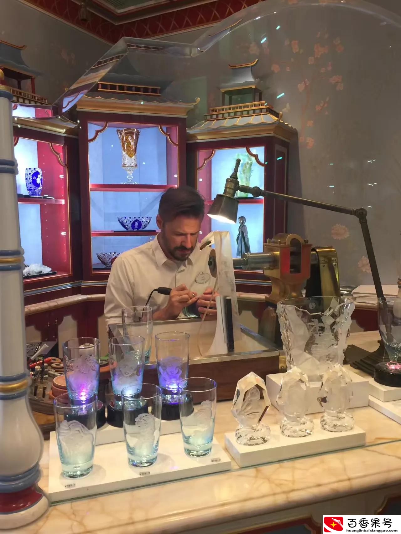 带孩子去一趟迪士尼乐园大概需要花多少钱呢？