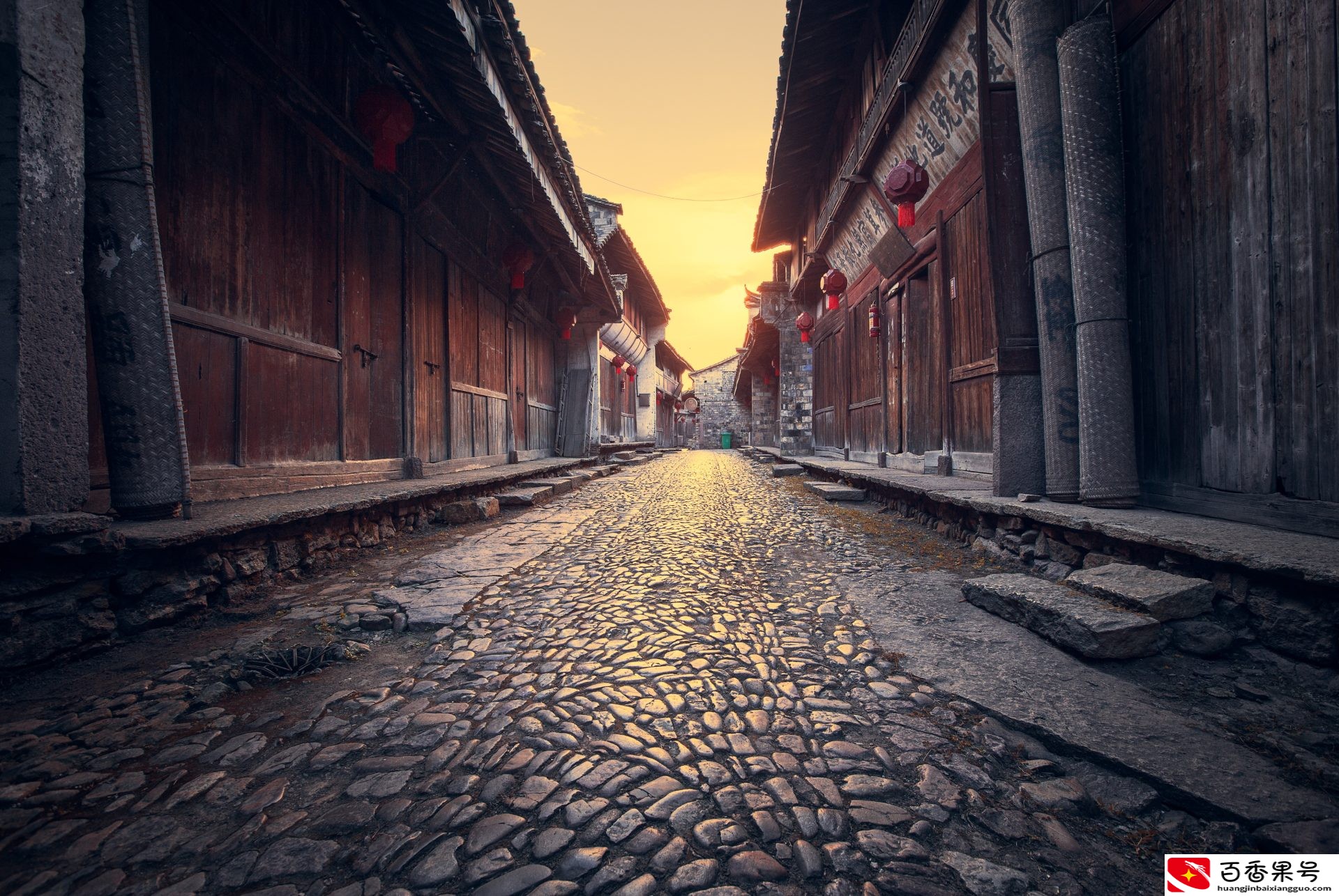 准备1000元出去旅游，这些地方足以满足
