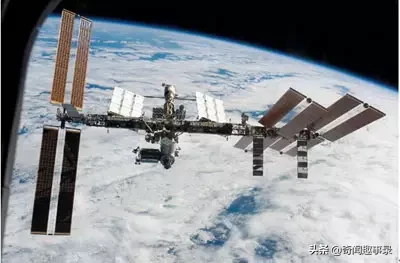 国际空间站有人吗？他们是怎么生活的？