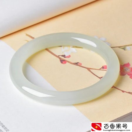 这种玉镯可别戴了 有毒还伤害身体