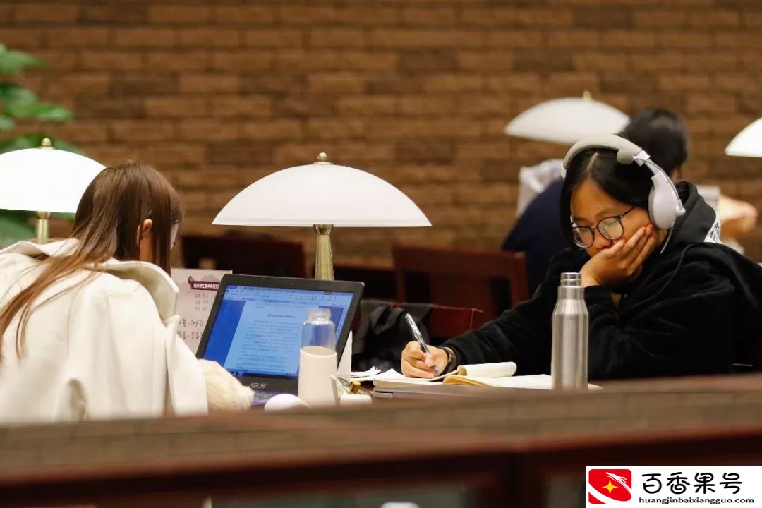 花30000元报考研辅导班，到底值不值？该不该给孩子钱？