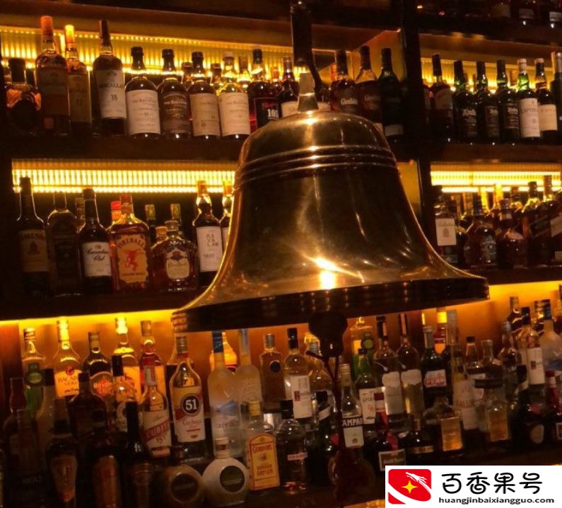 在酒吧“手欠”一次，要花多少钱？普通人或许难以承受