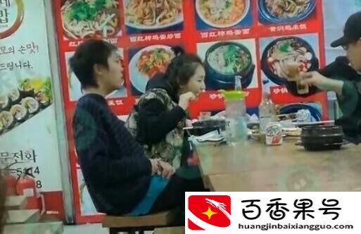 窦靖童和周迅在一起了，网友：周冬雨咋办？