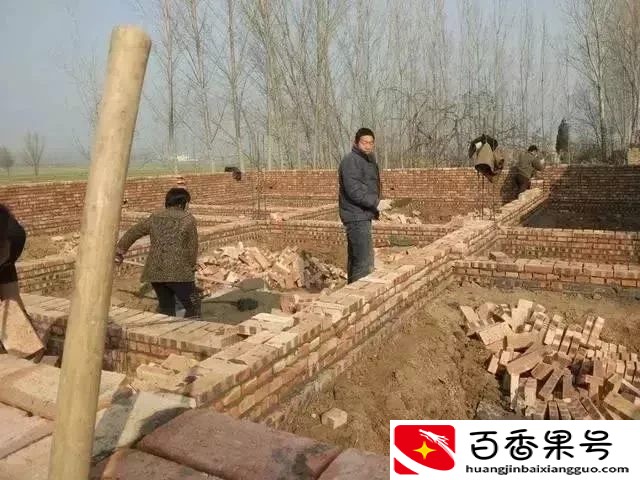 实拍丨小伙20万买地皮，花18万建村里最美别墅，城里2套房都不换