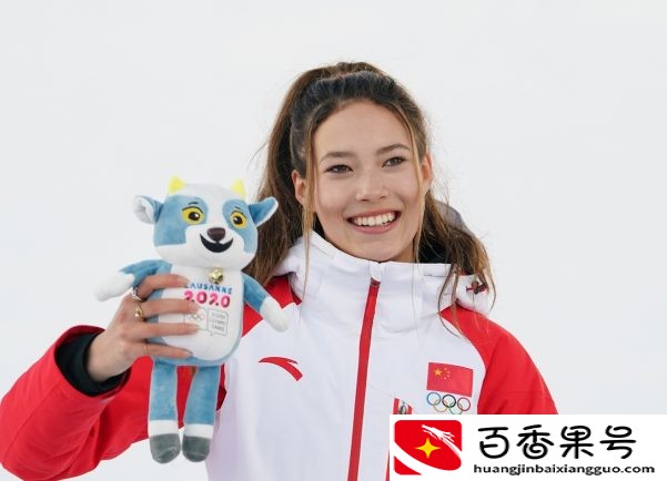谷爱凌为何加入中国国籍？她的一番话感动众多网友，父母身份曝光