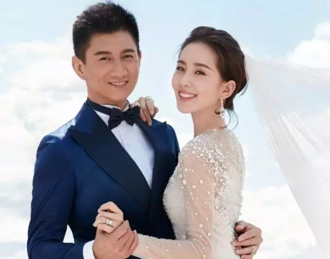明星是如何被星探发现的？吴奇隆摆地摊，鹿晗逛街，王俊凯厉害了