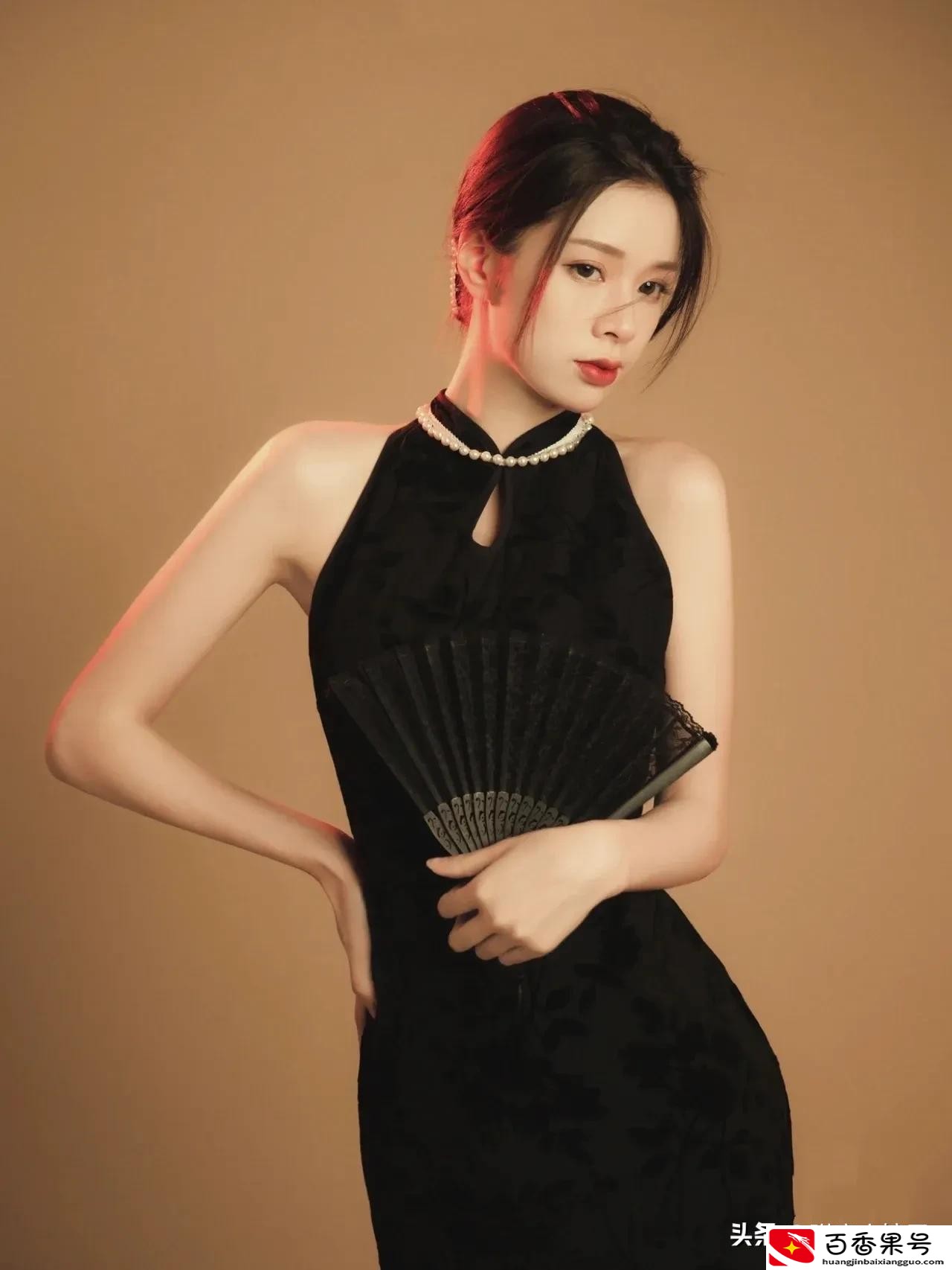 高开衩旗袍，如何防走光？