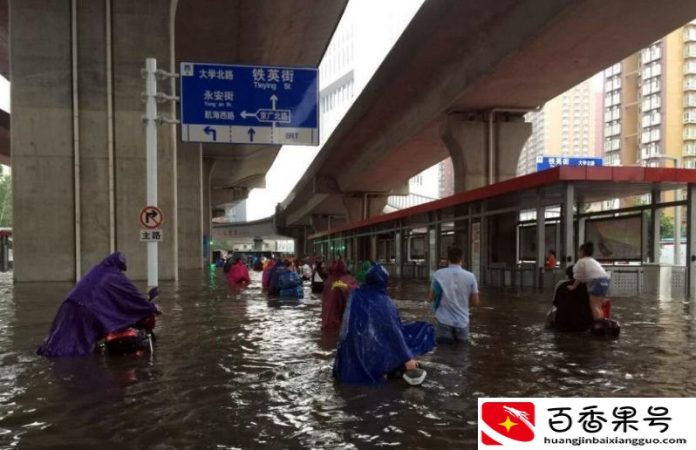 暴雨涉水后，手机进水怎么处理？