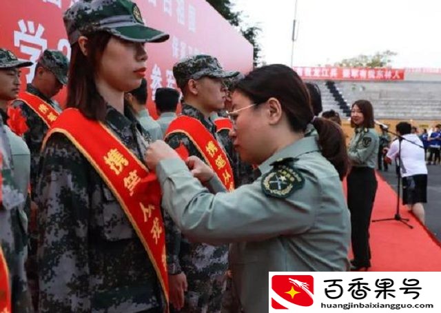 “参军”2年，退伍后可以领到手多少钱？看下你心目中是这个数吗