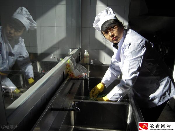 我在大学食堂卖饭，1年垫进去100万，生意再好也坚持不下去了