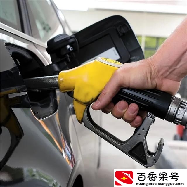 卡塔尔打工一个月工资