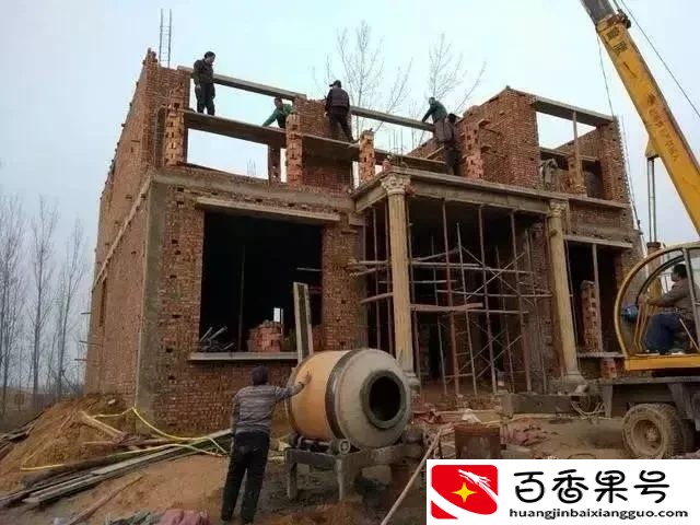 实拍丨小伙20万买地皮，花18万建村里最美别墅，城里2套房都不换