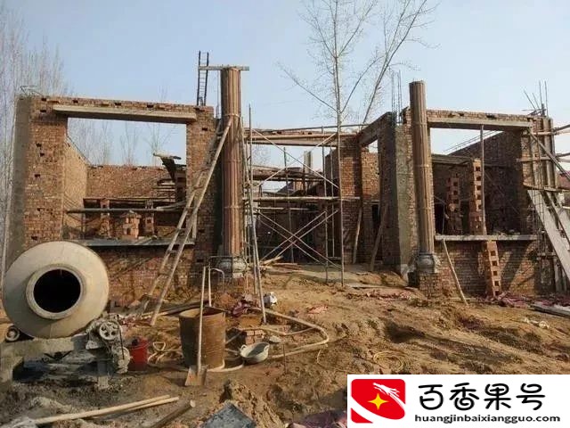 实拍丨小伙20万买地皮，花18万建村里最美别墅，城里2套房都不换