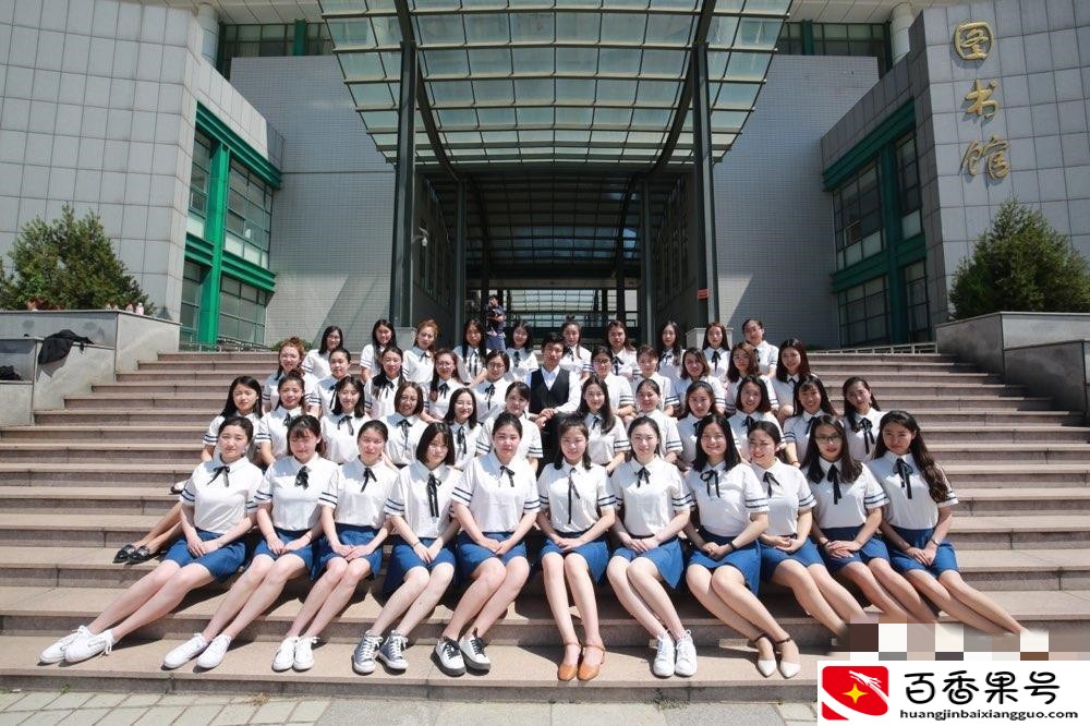00后男孩考女子学院走红 母亲笑称：找媳妇不用愁了