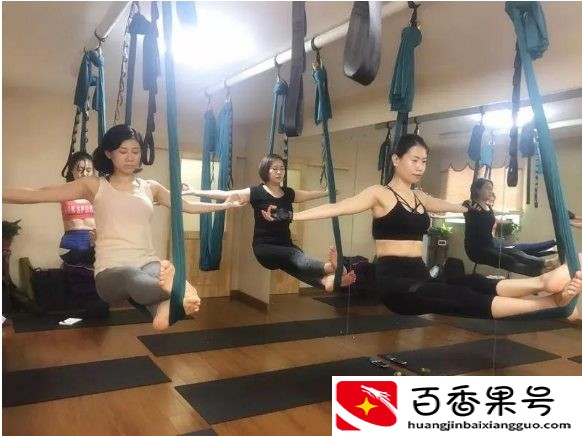 52岁阿姨哭诉：学习空中瑜伽2个月，被骗8万，再也不学了，真怕了