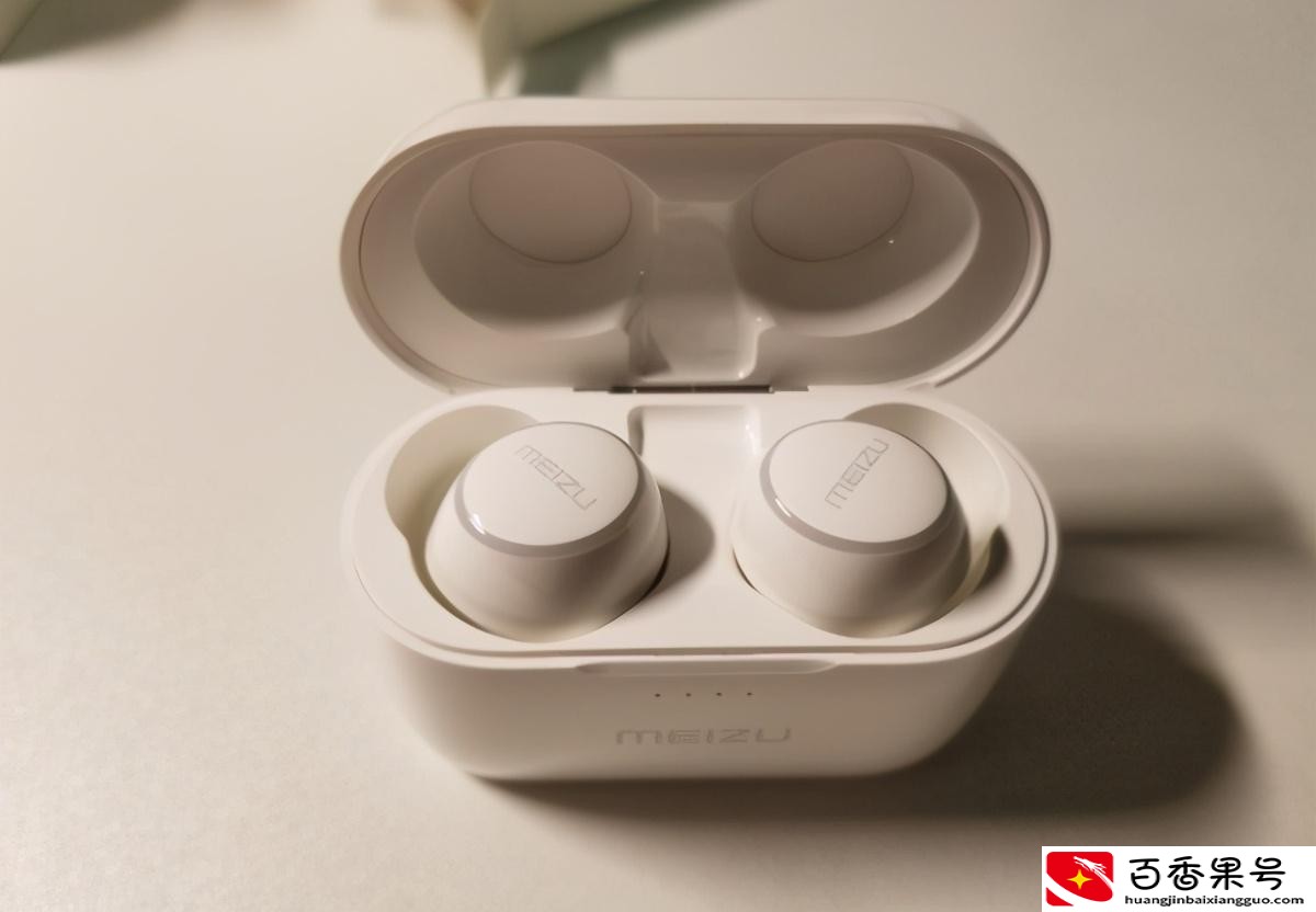 飞机上可以用蓝牙耳机吗？飞机上能用蓝牙耳机吗？