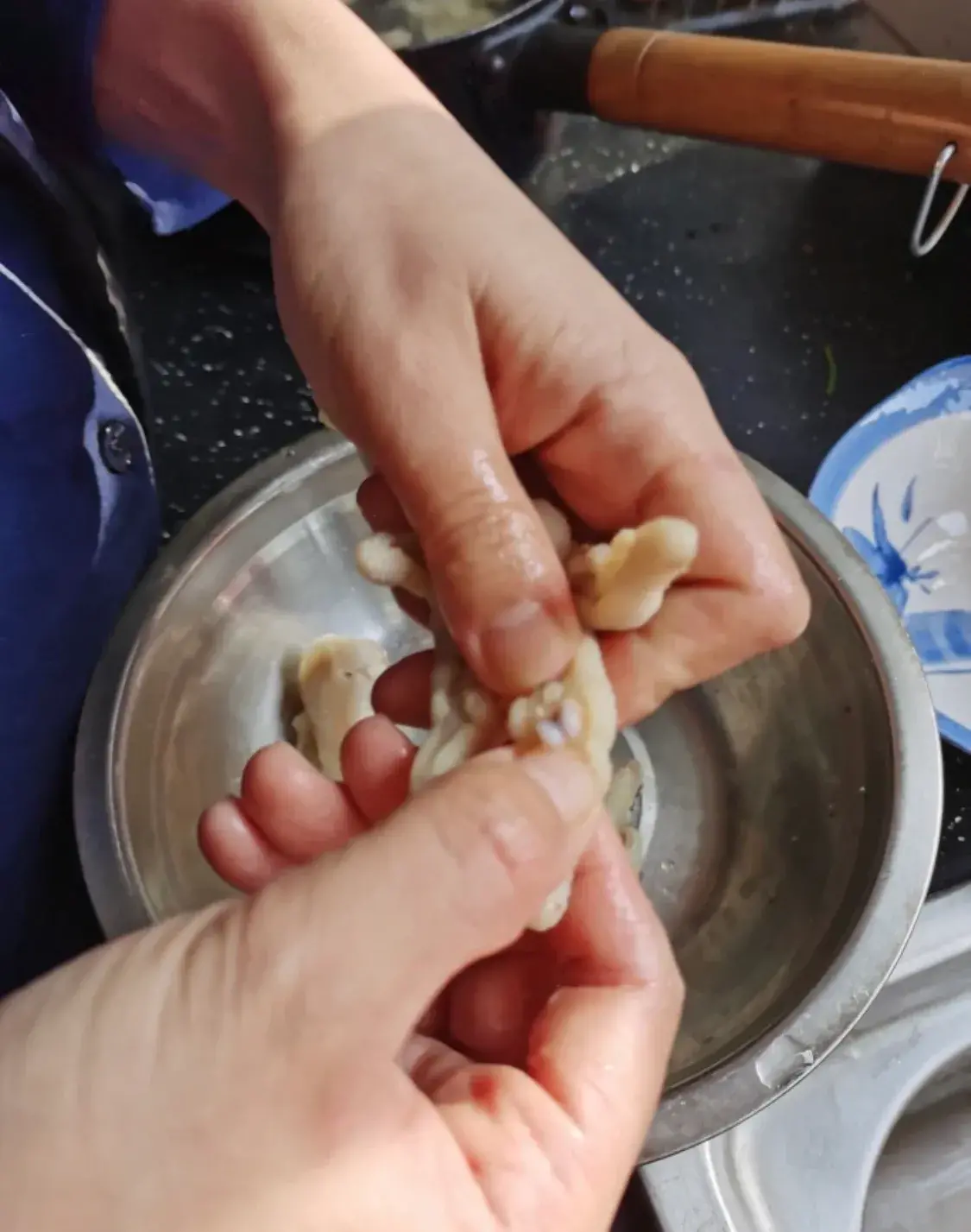 鸡爪子怎么样脱骨