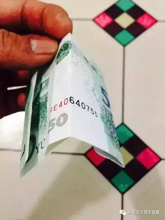 用钱折爱心？钱叠成爱心？