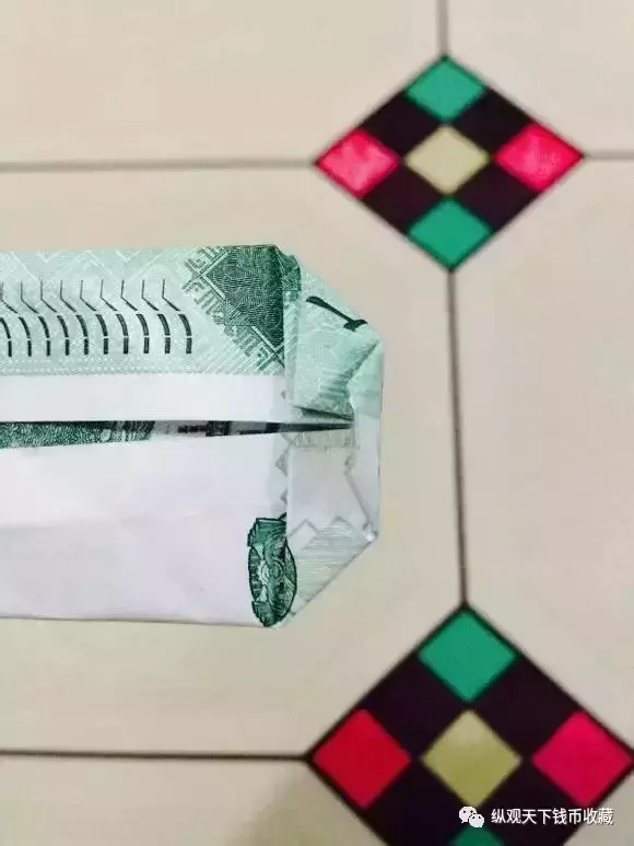 用钱折爱心？钱叠成爱心？