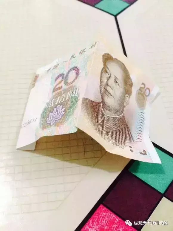 用钱折爱心？钱叠成爱心？