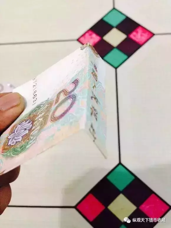 用钱折爱心？钱叠成爱心？