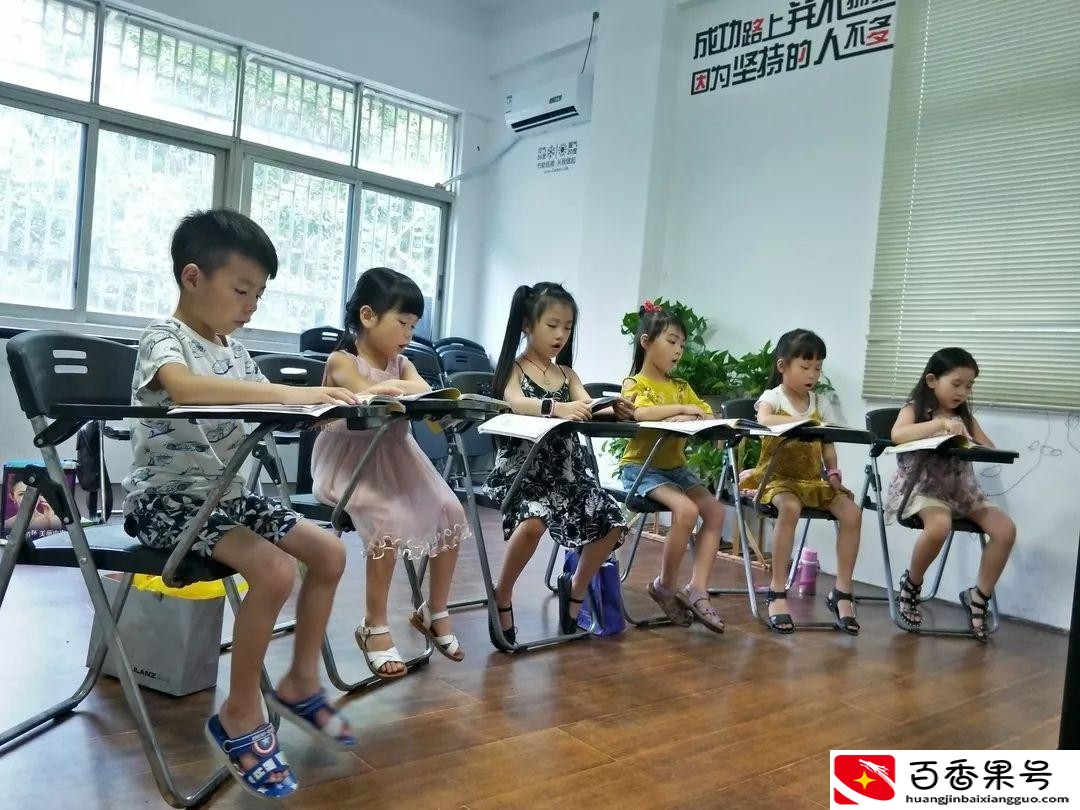 非常后悔让孩子学播音主持
