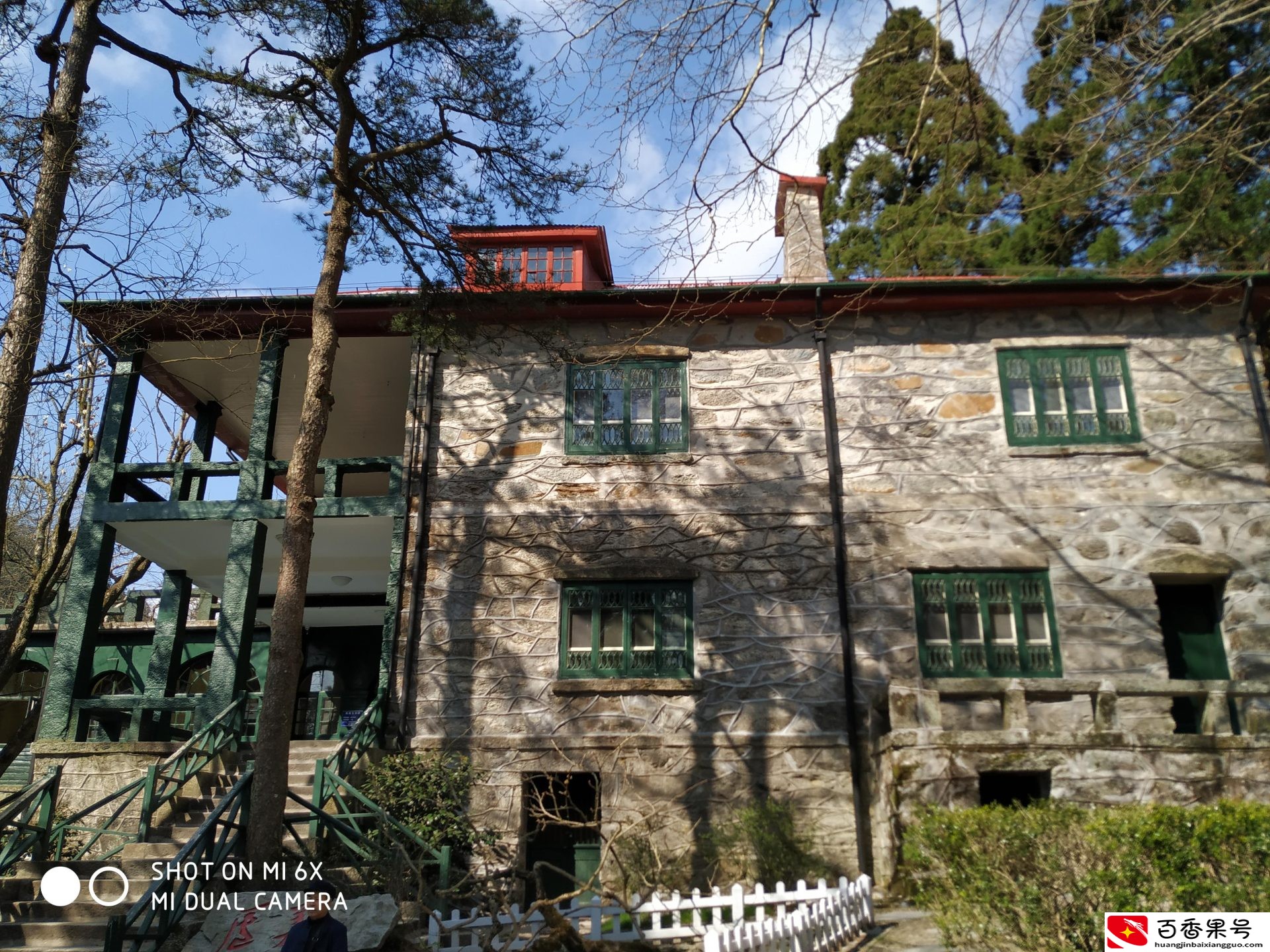 四川有庐山这个地方吗？庐山在哪里属于哪个省？