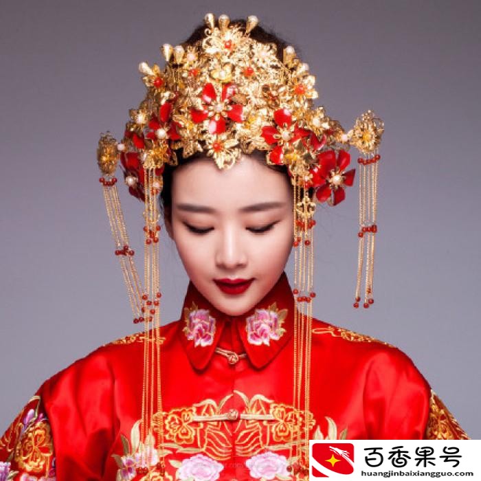一套真正的凤冠霞帔多少钱
