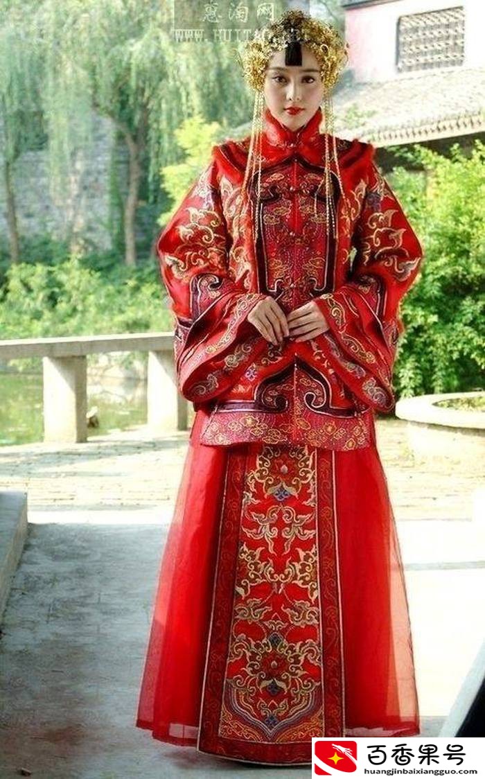 一套真正的凤冠霞帔多少钱