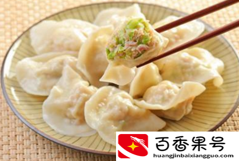 饺子粘在一起怎么分开