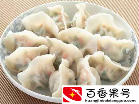 饺子粘在一起怎么分开