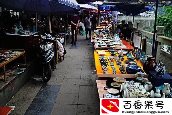 今年摆地摊卖什么最赚钱？夜市摊卖什么最赚钱？