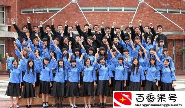 拍50人集体照用什么镜头