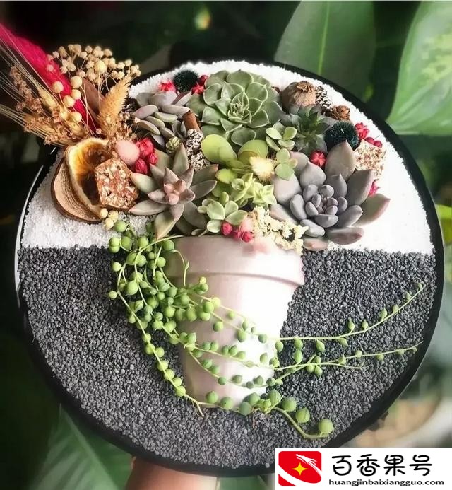 男朋友找女朋友借钱正常吗
